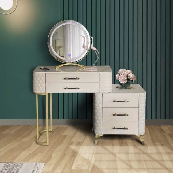 tab 5 Hannah Makeup Vanity